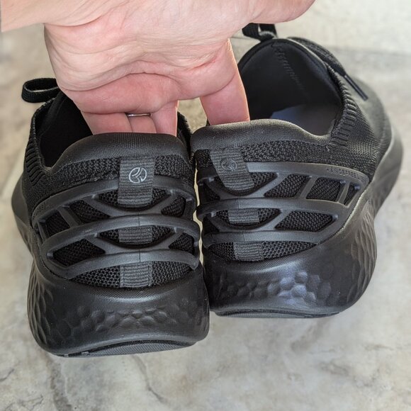 Kizik 'Athens' Hands Free Sneakers (women's 7) - Picture 5 of 10